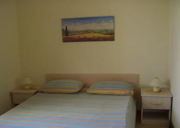 Sybaris 玛丽纳锡巴里